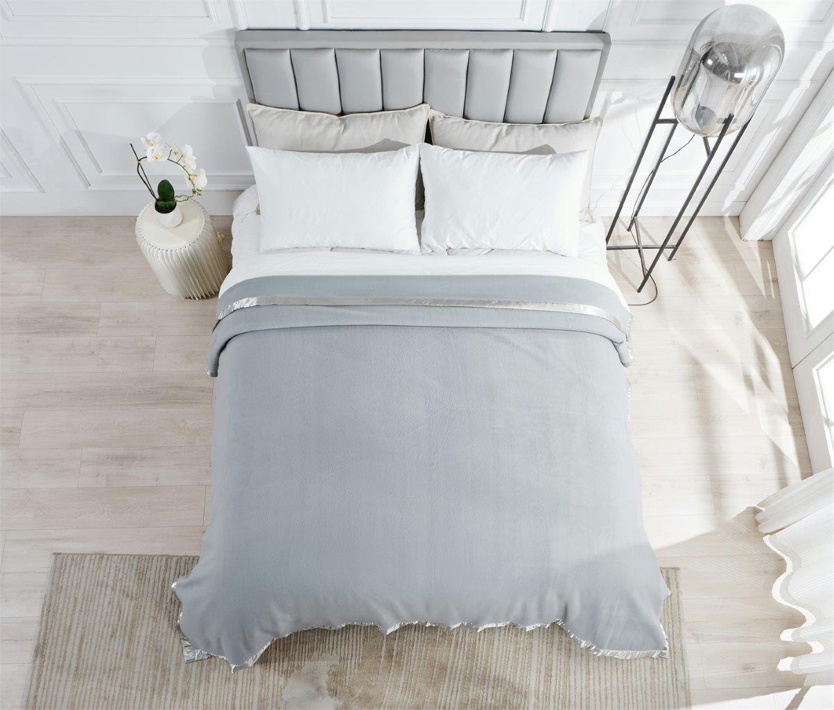 Robyn Fleece throw
