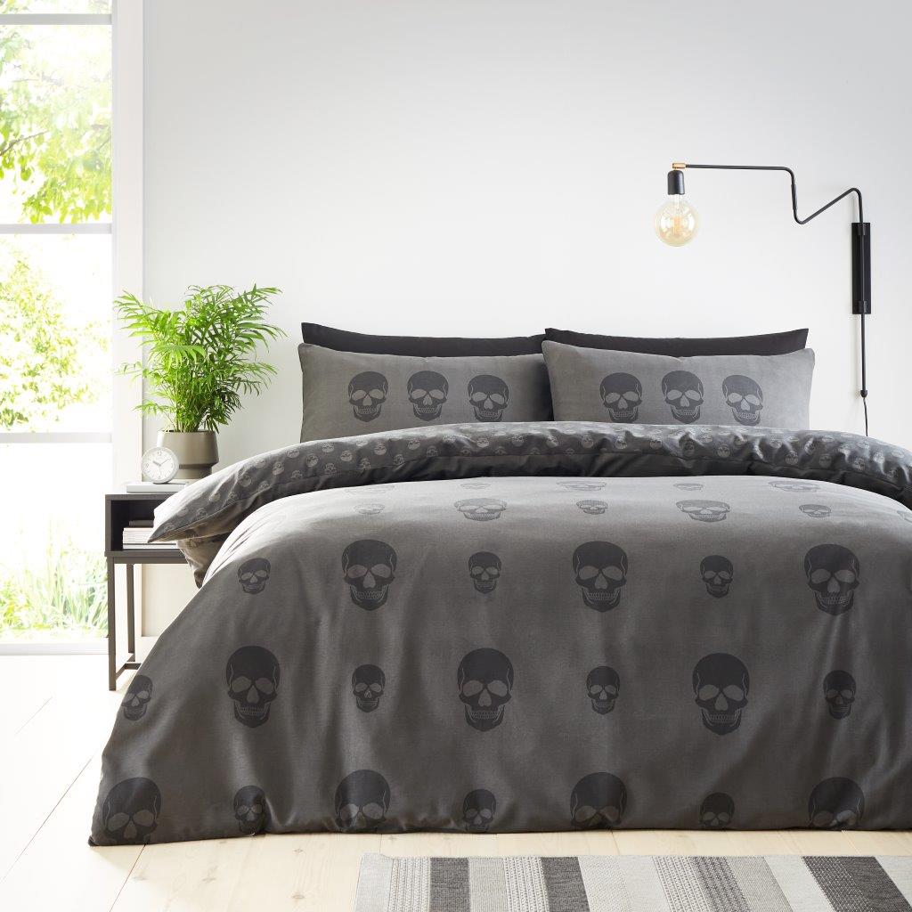 Skull Pattern Reversible Duvet Set