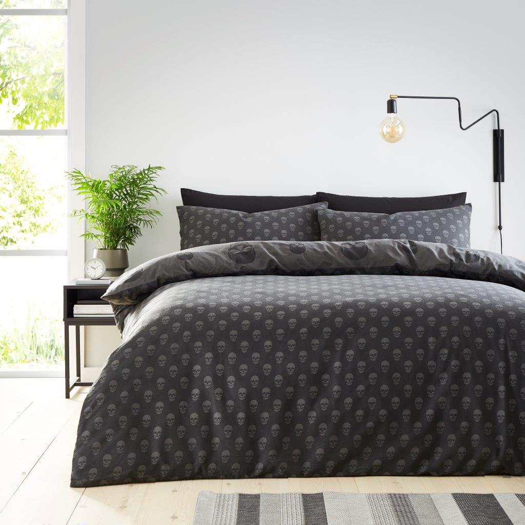 Skull Pattern Reversible Duvet Set