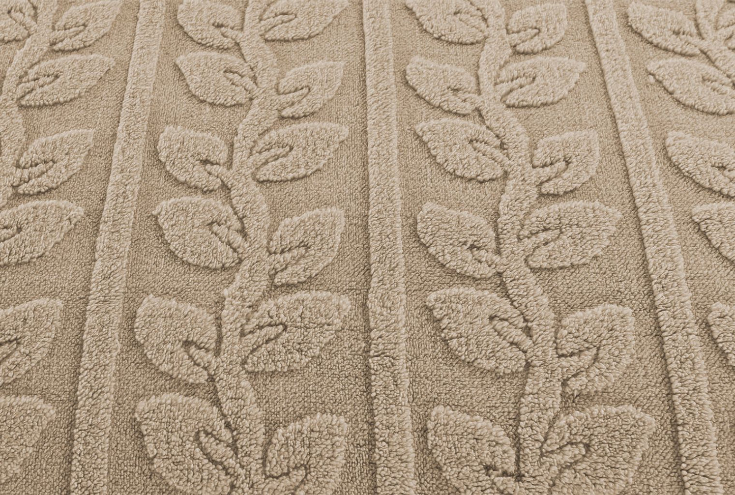 Leaves Teddy duvet sets.