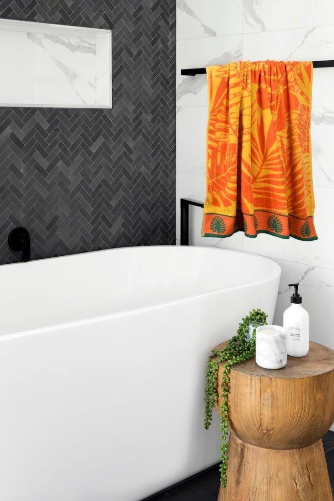 EXTRA LARGE JUMBO BEACH TOWELS